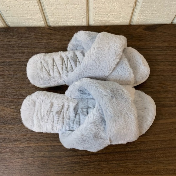 Rae Dunn Namaste Fluffy slide slippers, size small. - Picture 1 of 7